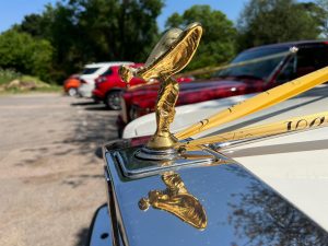 Rolls-Royce-and-Bentley-wedding-car-Emblem